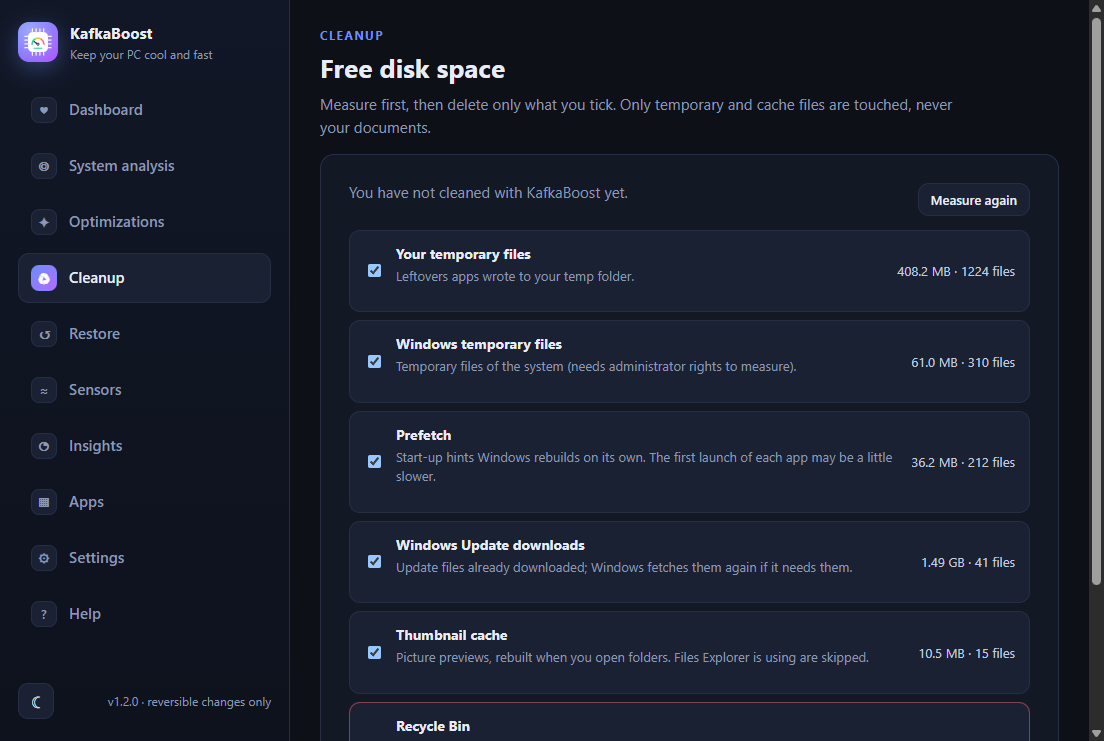 Cleanup screen listing temporary files with their sizes and checkboxes.