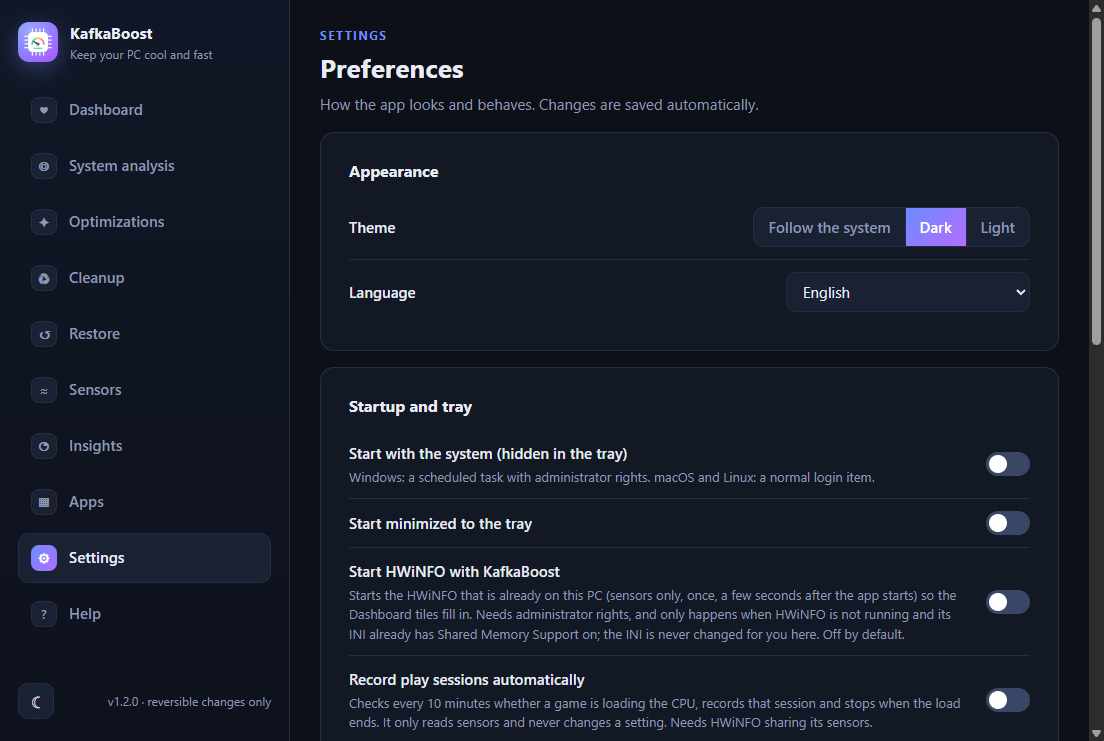 Settings screen with theme, language, tray and update options.